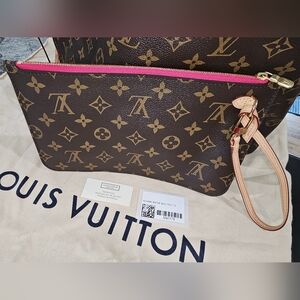 Louis Vuitton Pochette